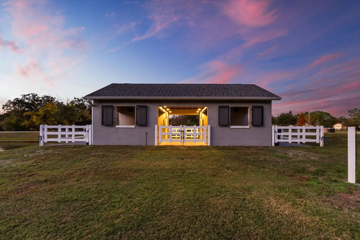 Private Farm Retreat in Sought-After Equestrian Neighborhood - Twin Branch Acres
