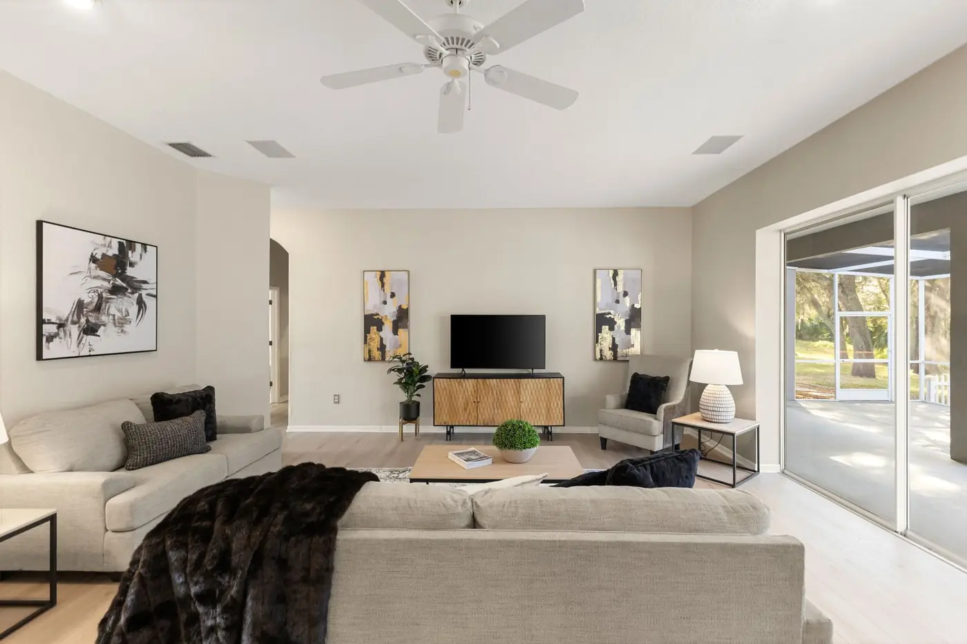 Private Farm Retreat in Sought-After Equestrian Neighborhood - Twin Branch Acres