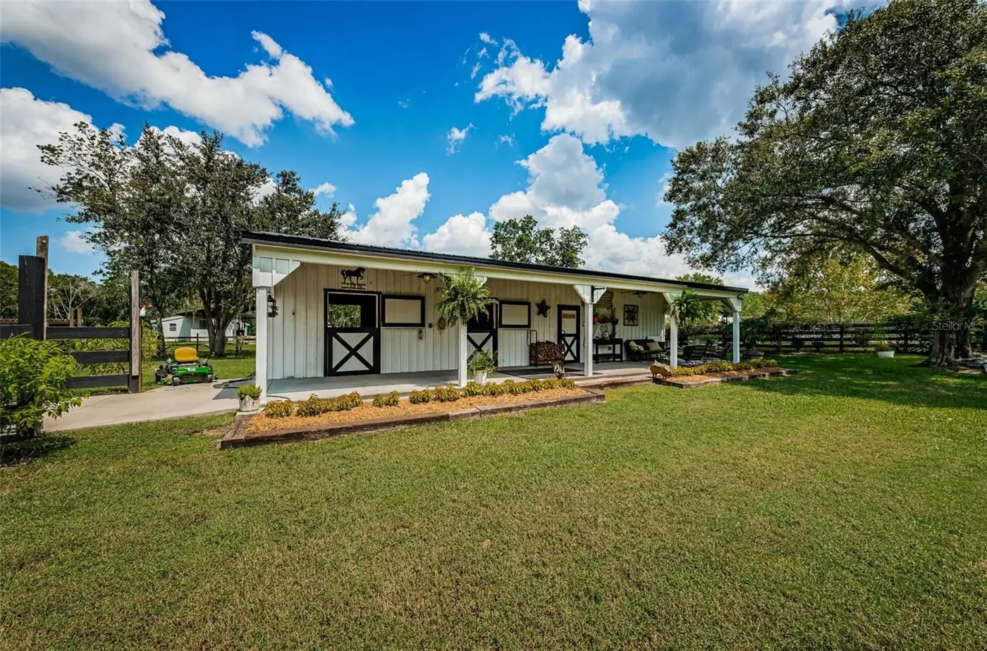 Farmhouse with a Two Stall Barn, Tampa Bay